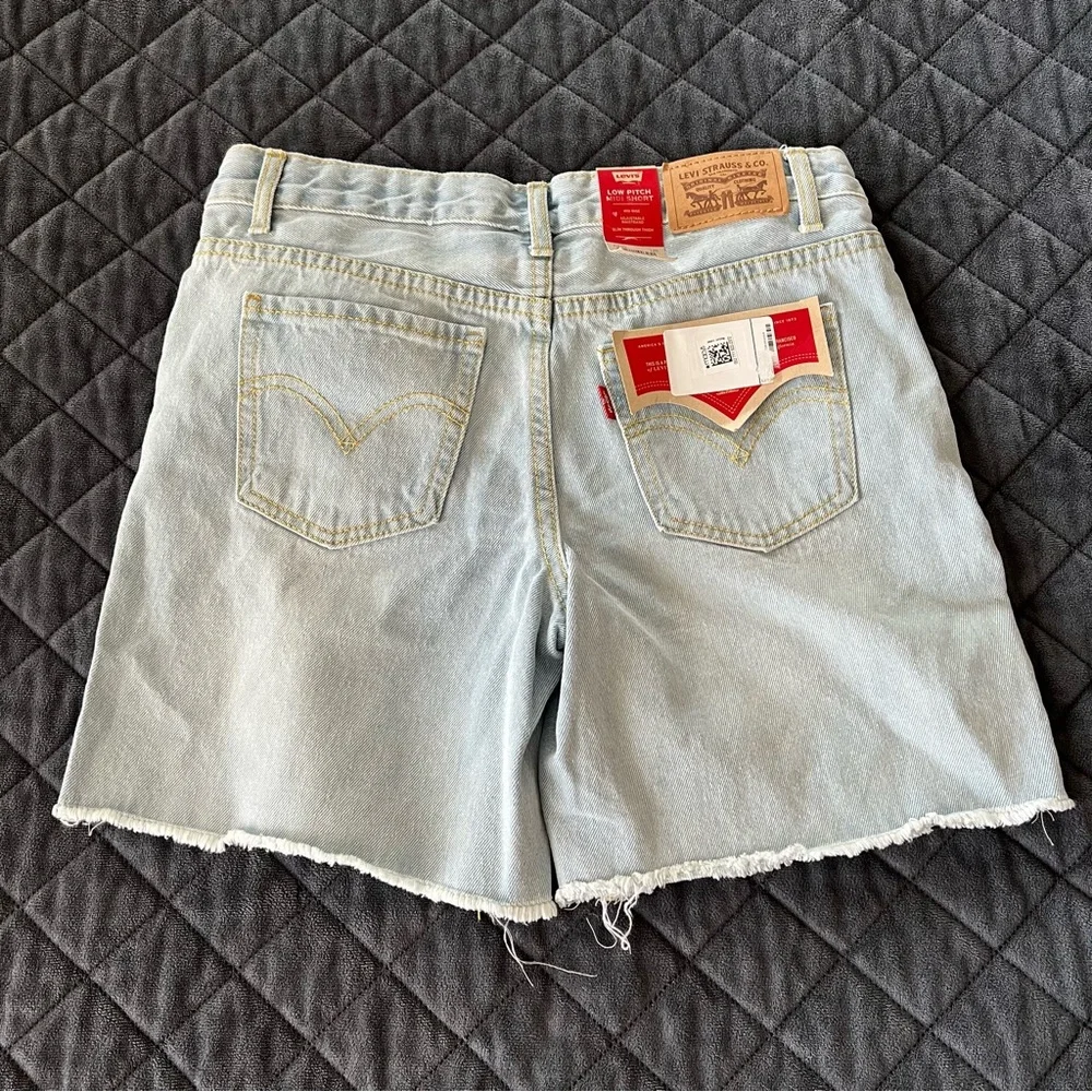Levi's Girl's Jean Shorts Size 14 Embroidered Distressed Denim Midi A